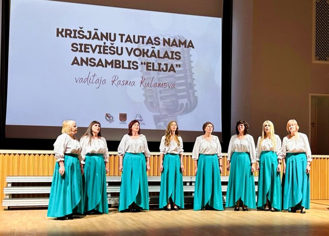 ansamblis "Elija " skatē